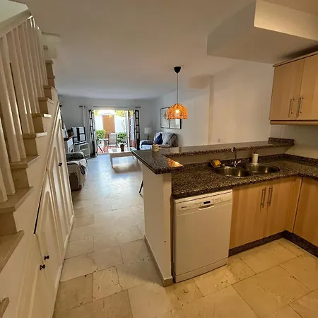 - Playa - En Urbanizacion Privada Cerca Del Mar Da5 Estepona